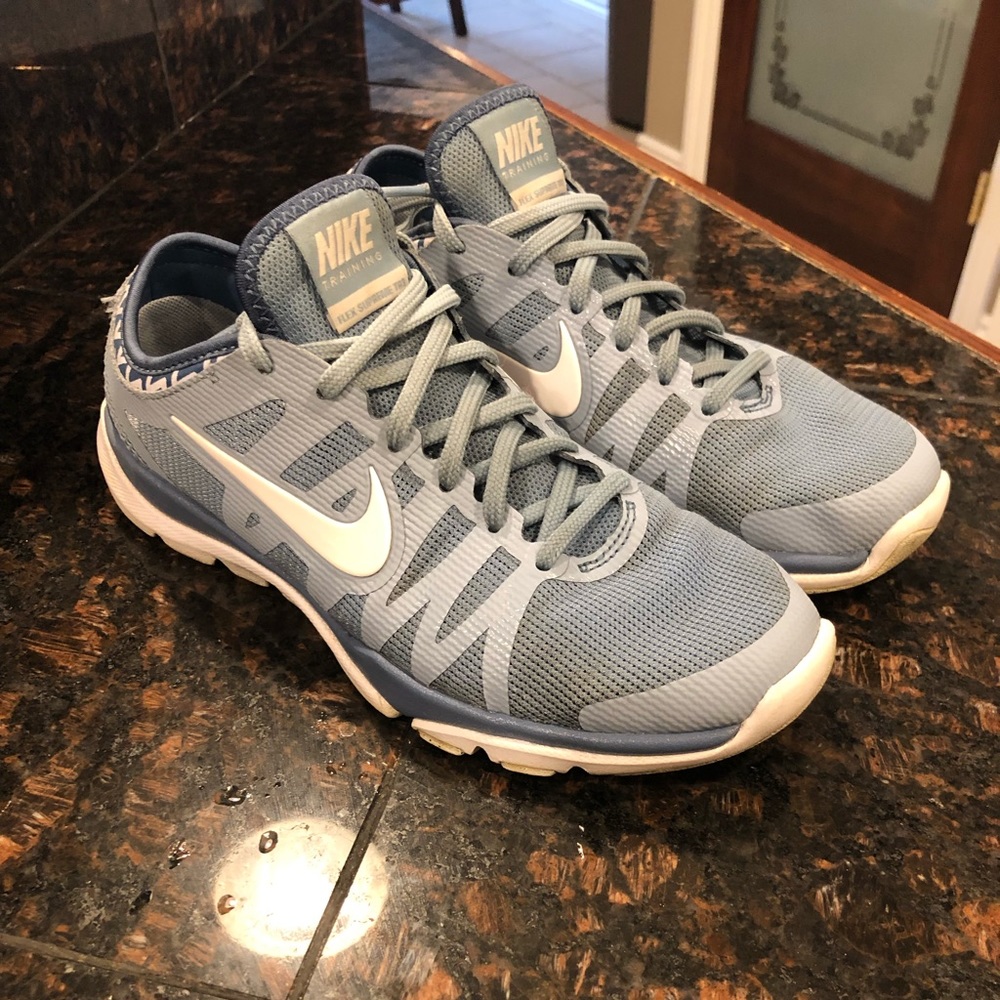 Nike Shoe 7.5